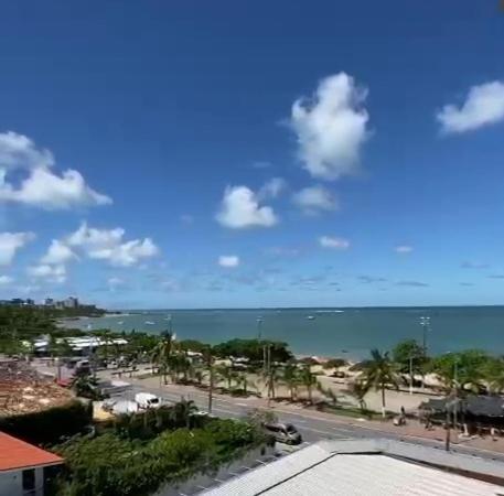 Apartment Na Beira Mar Pajuçara: Beachfront With Lateral Sea View