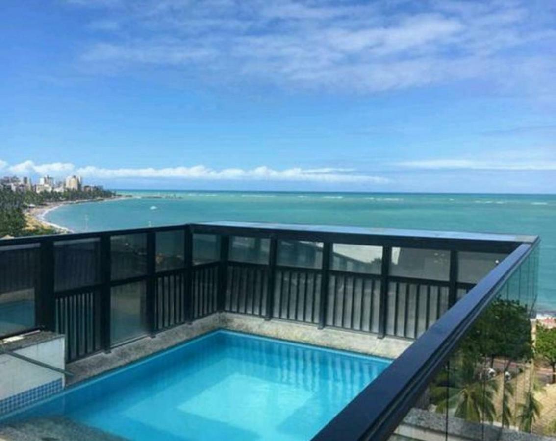Na Beira Mar Pajuçara: Beachfront With Lateral Sea View